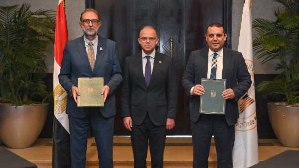 توقيع بروتوكول تعاون بين سلامة الغذاء والتمثيل التجاري لدعم الصادرات الغذائية المصرية