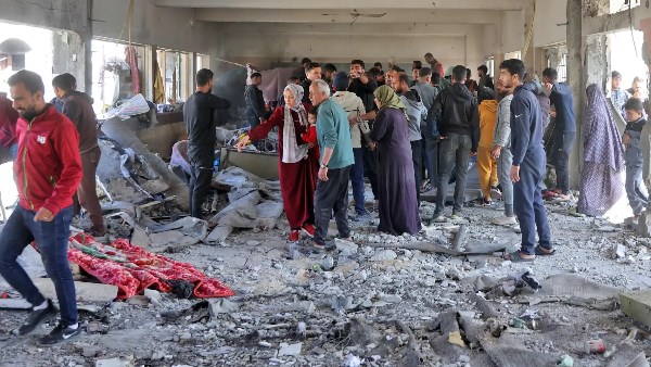 استشهاد 5 فلسطينيين في غارة إسرائيلية وسط قطاع غزة وتصاعد مستمر للتصعيد العسكري