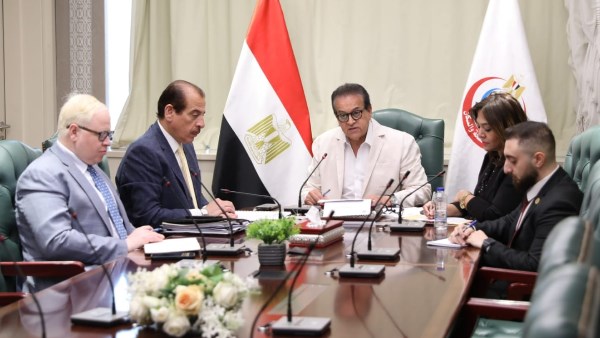 وزير الصحة والسكان 