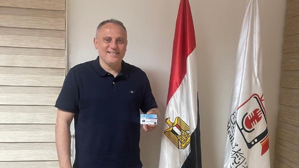 أسامة حسني 