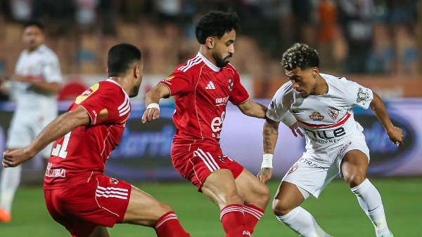 الاعب 