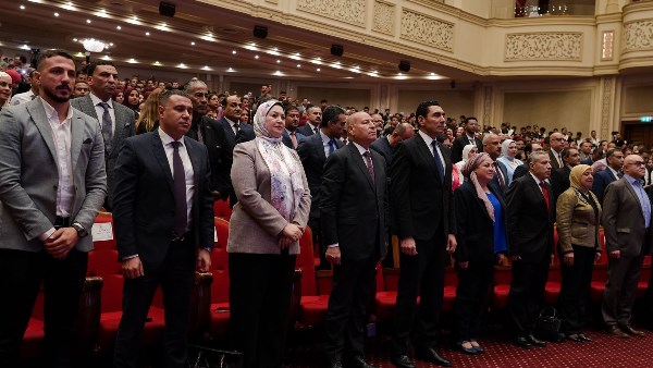 الوزير والمحافظ 