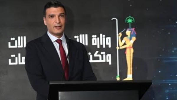 خالد هاشم، وزير الصناعة
