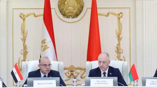 وزير الاستثمار والتجارة الخارجية