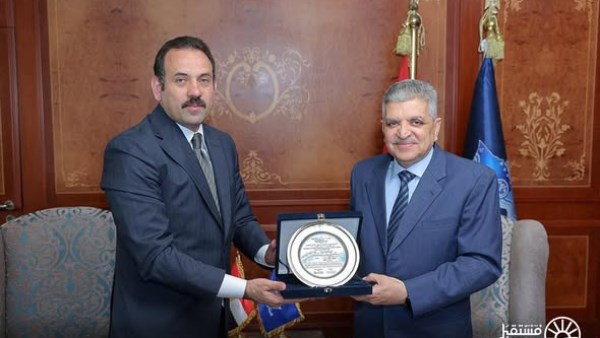  الفريق أسامة ربيع، رئيس هيئة قناة السويس