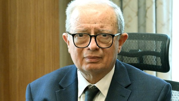الدكتور حسين عيسى، نائب رئيس مجلس الوزراء للشؤون الاقتصادية