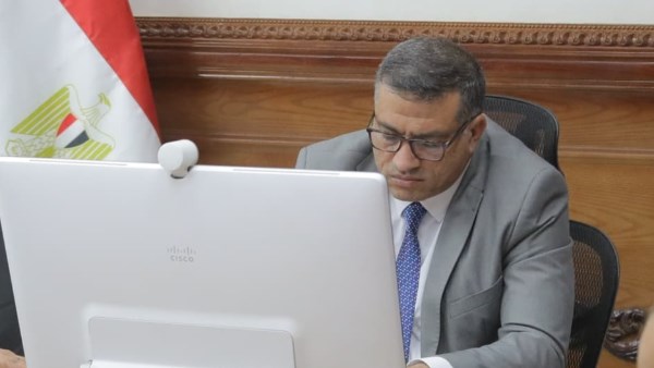 محافظ قنا يتابع استعدادات عيد الأضحى 