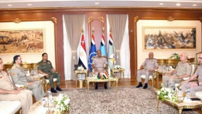 وزير الدفاع يلتقي نائب القائد العام للجيش الليبي ورئيس الأركان