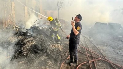  السيطرة على حريق مخزن أخشاب بمصر القديمة