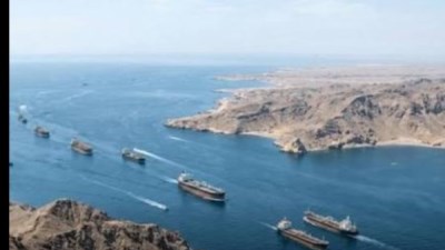 تطورات مضيق هرمز.. إيران تقيد المرور وواشنطن تنفي الإغلاق وتؤكد استمرار الملاحة