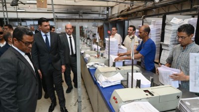 وزير الصناعة يتفقد المطابع الأميرية ويؤكد دعم التحول الرقمي وتطوير صناعة الطباعة والتغليف