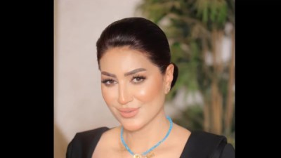 الفنانة وفاء عامر