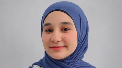 الطالبة منة فراج