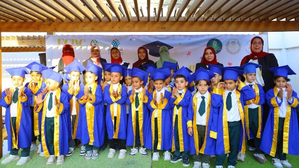 صناع الخير تحتفل بتخرج أول دفعة من أطفال KG2 بمركز تنمية الأسرة والطفل بدمسنا