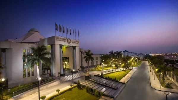 جامعة مصر للعلوم والتكنولوجيا 