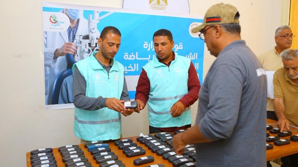 صناع الخير تشارك في قوافل وزارة الشباب والرياضة بالعريش وتوزع نظارات طبية وعبوات أدوية