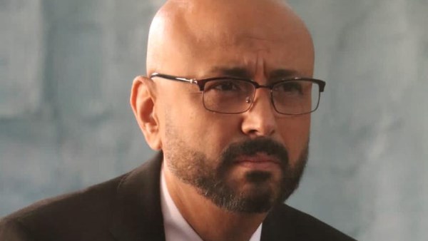 جمال يوسف ناظر مدرسة فى "أندر إيدج"