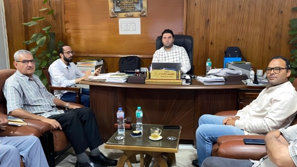 أثناء الاجتماع