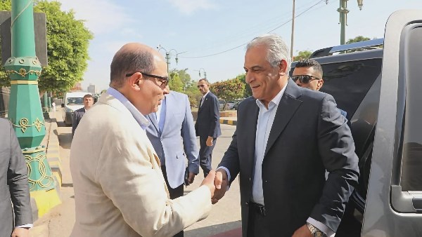 محافظ المنيا يستقبل وزير الانتاج الحربي
