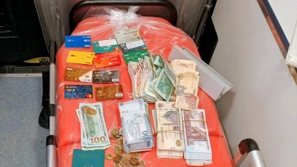 الأمانات المالية والمقتنيات التي عُثر عليها بحوزة المصابين