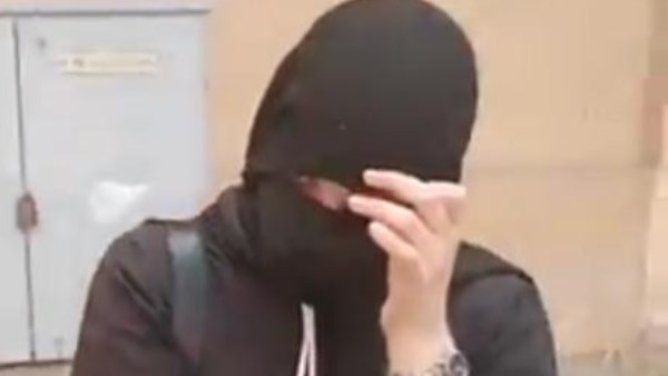 فتاة البحيرة 
