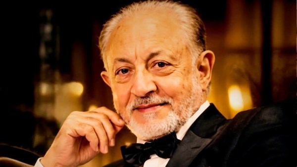 وفاة الفنان عبدالعزيز مخيون 