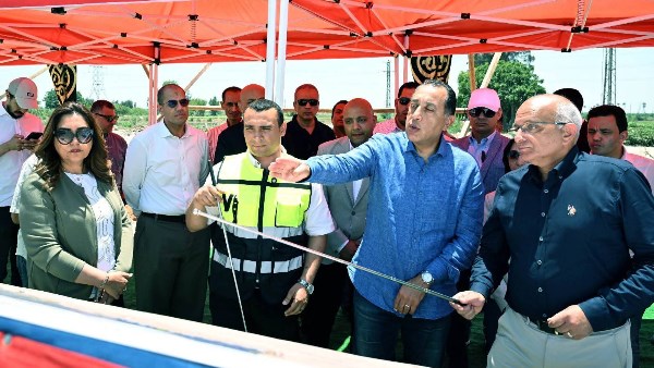 رئيس الوزراء في البحيرة 