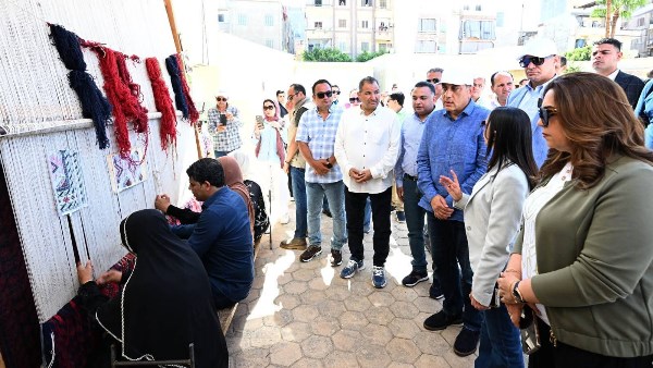 رئيس الوزراء في البحيرة 