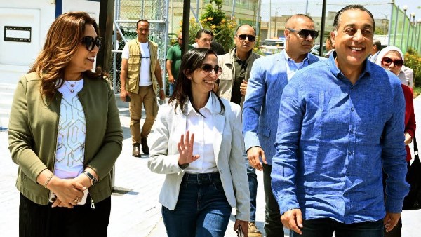 رئيس الوزراء في البحيرة 