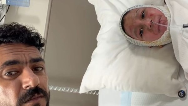  أحمد العوضي على زيارة الطفل يوسف 