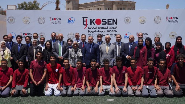 وفد حكومى رفيع المستوى يتفقد معهد الكوزن المصرى اليابانى ويشيد بتجربته التعليمية المتميزة