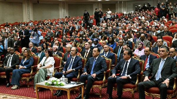 رئيس الوزراء يفتتح فعاليات النسخة الخامسة من المعرض والمؤتمر الطبي الأفريقي