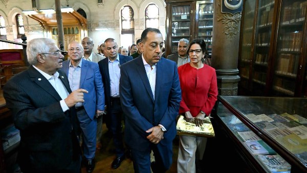 وزيرة الثقافة ورئيس الوزراء يتفقدان المبنى التاريخي للجمعية الجغرافية المصرية 