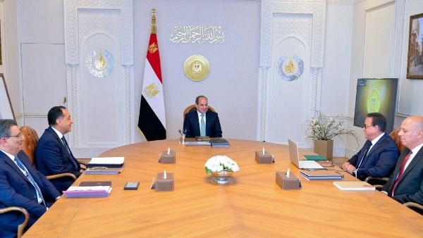 الرئيس السيسي يتابع منظومة التأمين الصحي الشامل ويشدد على تطوير الخدمات الصحية في مصر 
