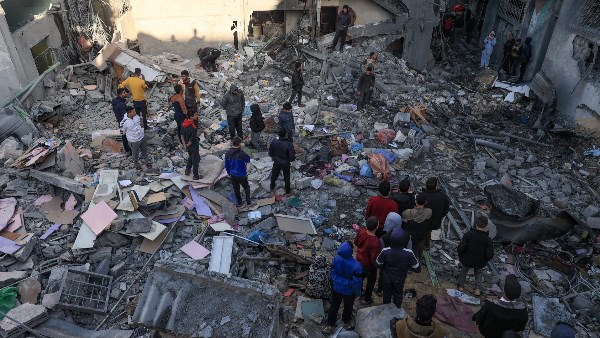 الصحة بغزة: 8 شهداء و34 مصابًا خلال 24 ساعة وارتفاع حصيلة الضحايا منذ 7 أكتوبر