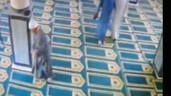 وفاة مسن داخل مسجد بالبدرشين أثناء انتظار صلاة الجمعة تثير تفاعلًا واسعًا على مواقع التواصل