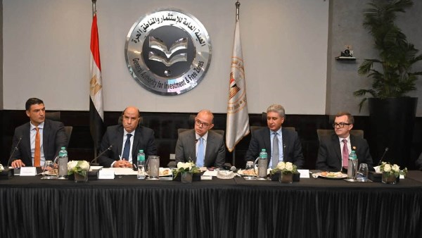 مصر تبحث مع البنك الدولي استراتيجية الاستثمار الأجنبي المباشر وتحديد 13 قطاعًا أولوية لجذب الاستثمارات