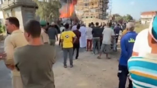 السيطرة على حريق سيارة وقود بمحيط بنزينة أعلى طريق أبو حماد بالشرقية دون إصابات