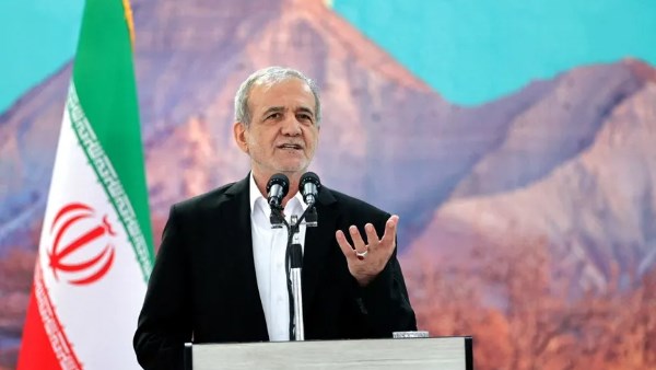 الرئيس الإيراني: نتائج مفاوضات بورجنشتوك ستتضح قريبًا ومذكرة التفاهم تصب في مصلحة إيران