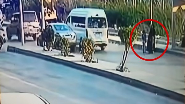  القبض على سائق ميكروباص بعد حادث دهس أسرة بالمعصرة ومصرع جد وحفيدته وإصابة آخرين 