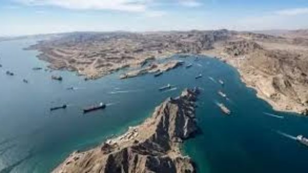 إيران تؤكد إدارة مضيق هرمز وفق اتفاقات سابقة وتحذيرات من مسارات ملاحية جديدة