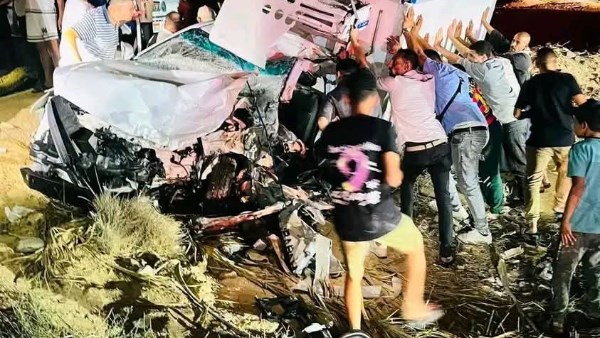 مصرع شخصين وإصابة 14 في تصادم ميكروباص وشاحنة بطريق شرم الشيخ النفق في رأس سدر