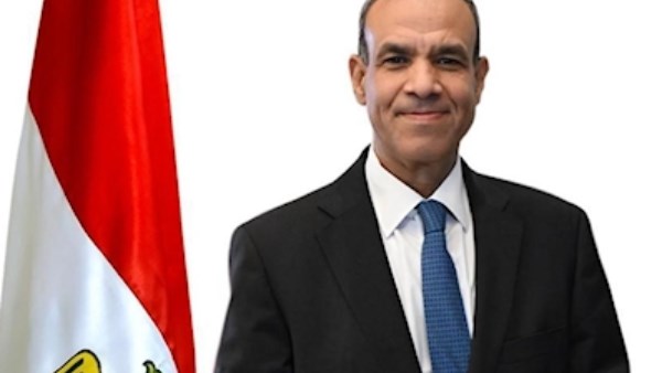 وزير الخارجية المصري يبحث مع نظرائه في إيران والإمارات والبحرين ورئيس وزراء لبنان تطورات الأوضاع الإقليمية