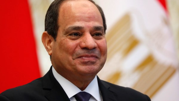 الرئيس السيسي يتابع تطوير صناعة الوحدات البحرية ومعدلات الملاحة في قناة السويس