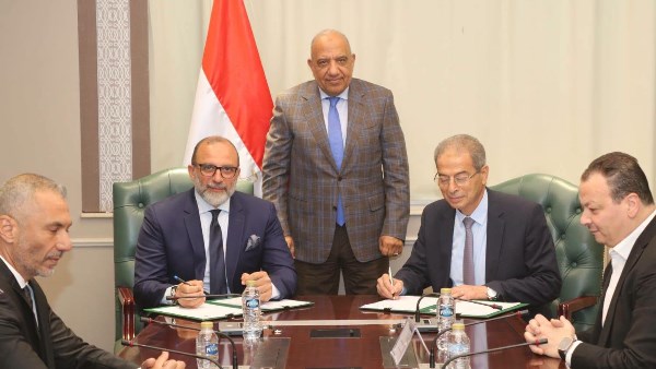 وزارة الكهرباء توقع بروتوكول تعاون مع اتصالات مصر لإحلال العدادات التقليدية بعدادات ذكية على مستوى الجمهورية