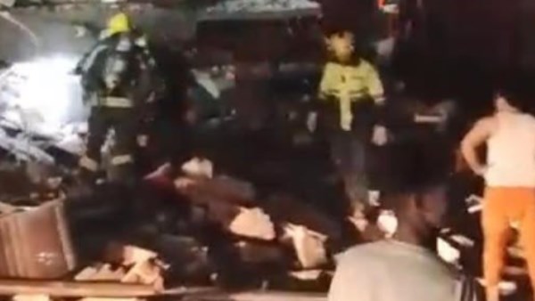 مصرع شخص وإصابة 14 آخرين في حريق ورشة نجارة وانهيار عقار بمنشأة ناصر بالقاهرة