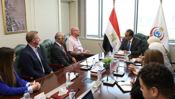 وزير الصحة والسكان