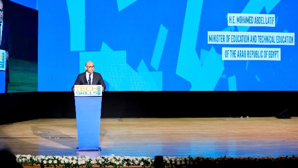 محمد عبداللطيف وزير التربية والتعليم