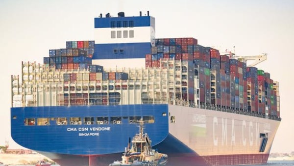 الحاويات العملاقة CMA CGM VENDOME