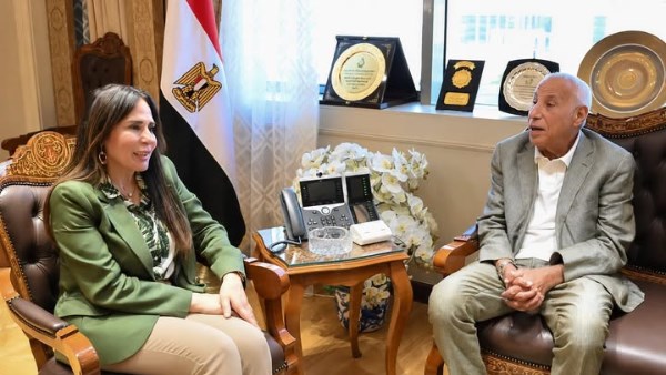 وزيرة الإسكان والمرافق والمجتمعات العمرانية